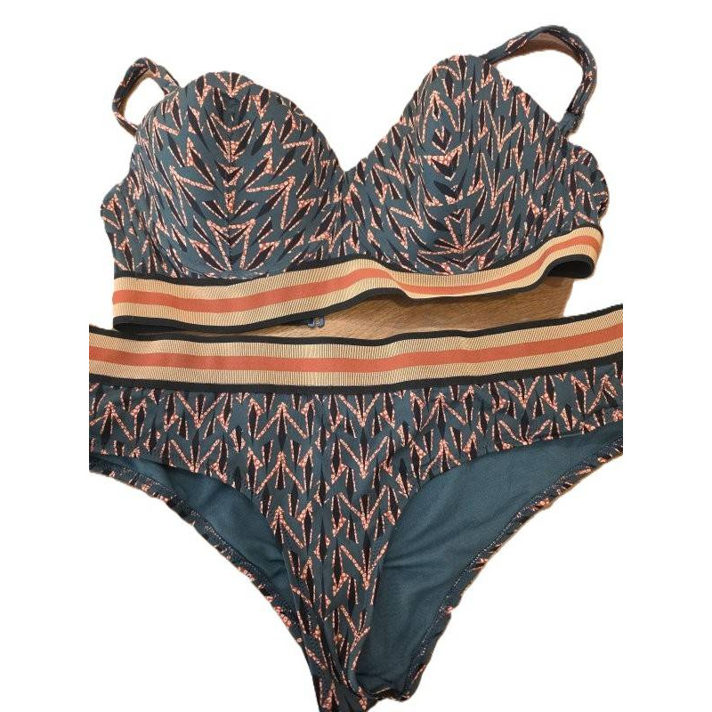 MAILLOT DE PIÈCES KIABI KAKI NEUF 95C