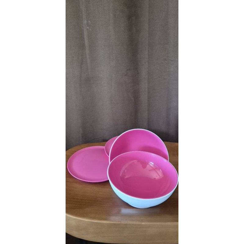 2 COUPELLES ROSES AVEC COUVERCLE TUPPERWARE 
