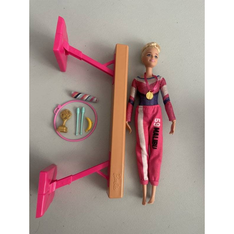 BARBIE GYM 11PIECES